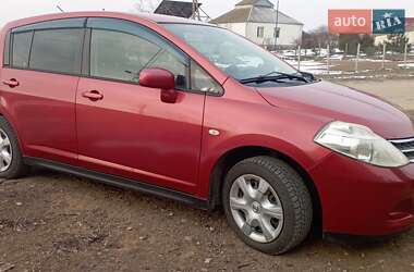 Хэтчбек Nissan TIIDA 2010 в Николаеве