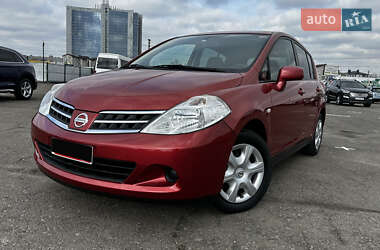 Хэтчбек Nissan TIIDA 2012 в Киеве