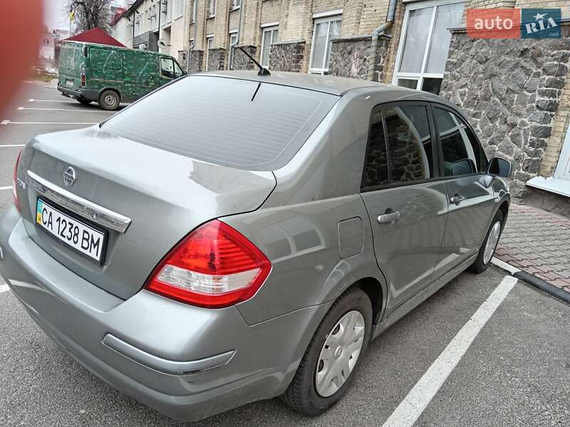 Хетчбек Nissan TIIDA 2013 в Києві фото 3 Хетчбек Nissan TIIDA 2013 в Києві