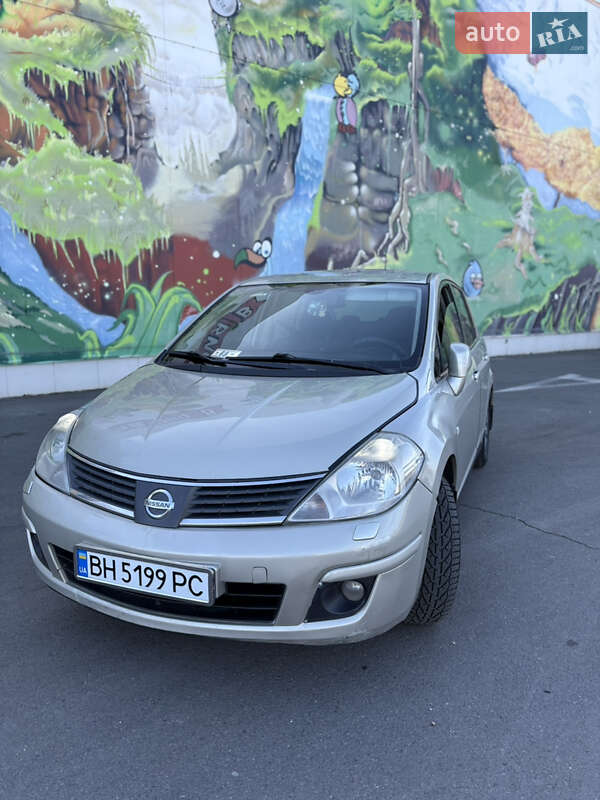 Седан Nissan TIIDA 2007 в Одессе