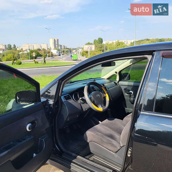 Хэтчбек Nissan TIIDA 2008 в Виннице