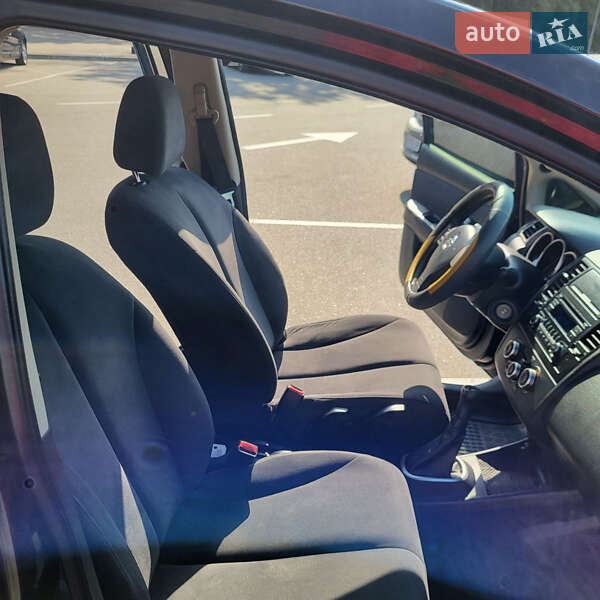 Хэтчбек Nissan TIIDA 2008 в Виннице