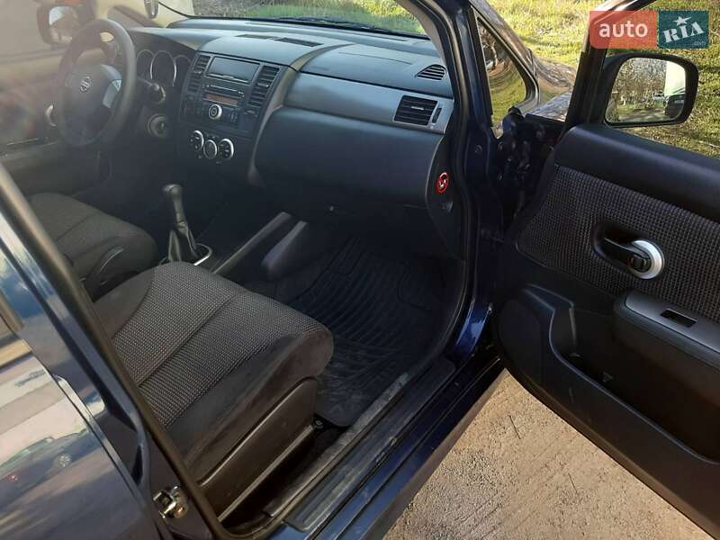 Хэтчбек Nissan TIIDA 2012 в Полтаве