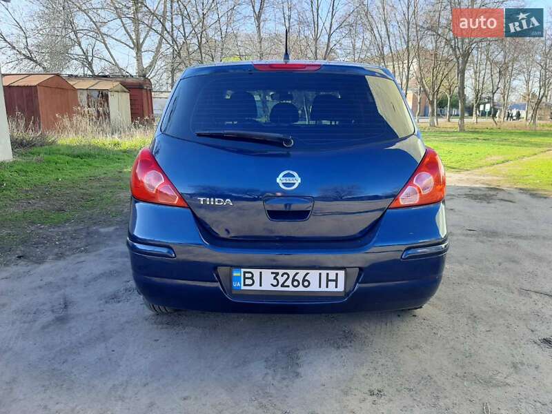 Хэтчбек Nissan TIIDA 2012 в Полтаве