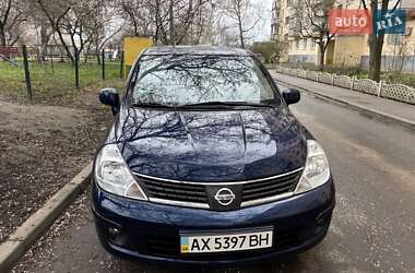 Хэтчбек Nissan TIIDA 2007 в 