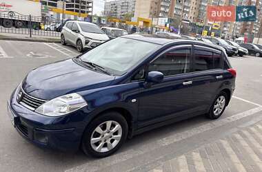 Хэтчбек Nissan TIIDA 2007 в 