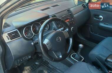 Хетчбек Nissan TIIDA 2011 в 