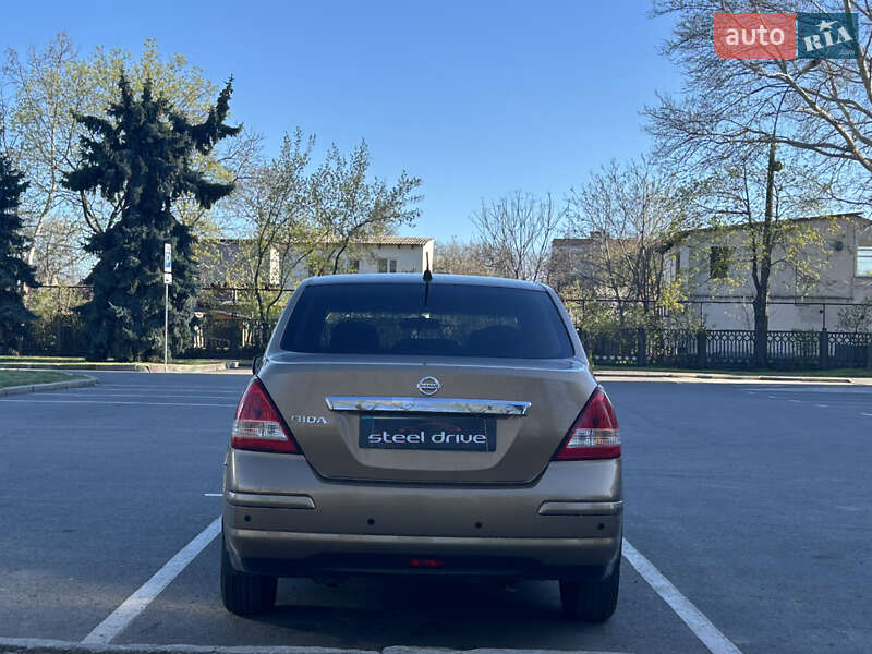 Седан Nissan TIIDA 2008 в Миколаєві