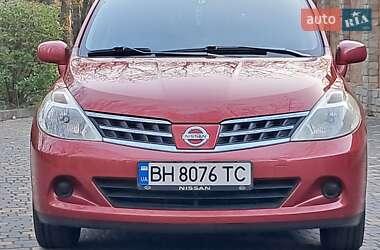 Хэтчбек Nissan TIIDA 2012 в 