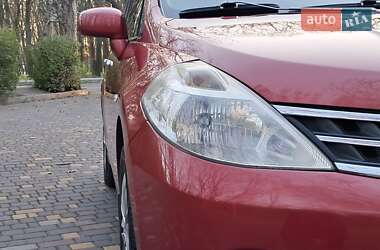 Хэтчбек Nissan TIIDA 2012 в 