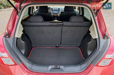 Хэтчбек Nissan TIIDA 2012 в 