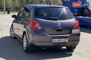 Хетчбек Nissan TIIDA 2008 в 