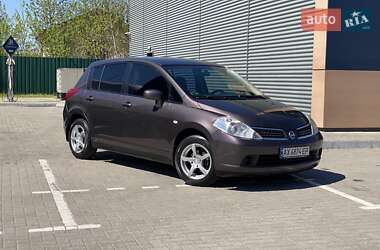 Хетчбек Nissan TIIDA 2008 в 