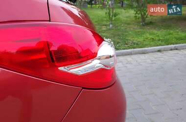 Хэтчбек Nissan TIIDA 2012 в 