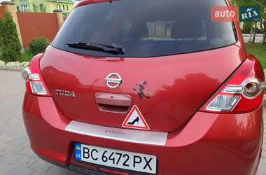 Хэтчбек Nissan TIIDA 2012 в 