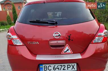Хэтчбек Nissan TIIDA 2012 в 