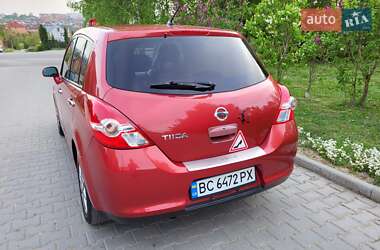 Хэтчбек Nissan TIIDA 2012 в 