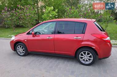 Хэтчбек Nissan TIIDA 2012 в 