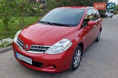 Хэтчбек Nissan TIIDA 2012 в 