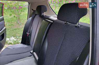 Хэтчбек Nissan TIIDA 2012 в 