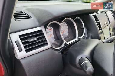 Хэтчбек Nissan TIIDA 2012 в 