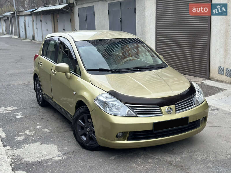 Хетчбек Nissan TIIDA 2007 в 