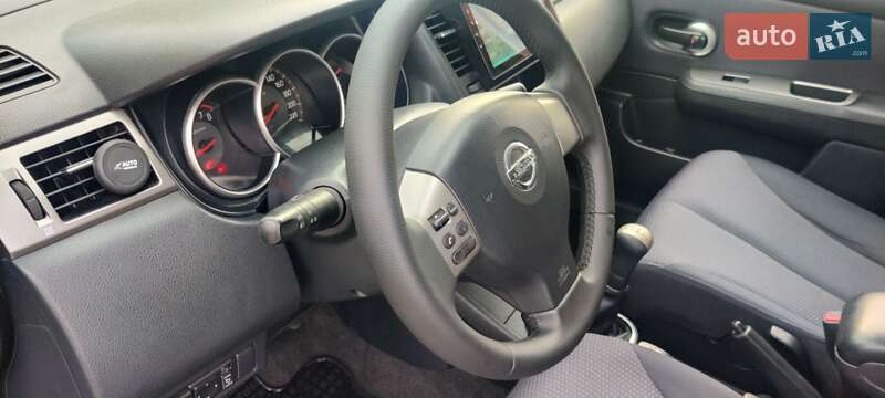 Седан Nissan TIIDA 2008 в Житомире