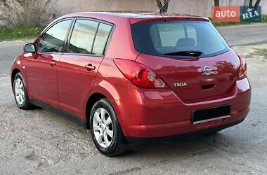 Хэтчбек Nissan TIIDA 2007 в 