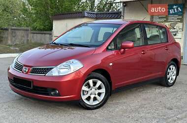 Хэтчбек Nissan TIIDA 2007 в 