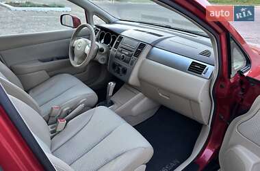 Хэтчбек Nissan TIIDA 2007 в 