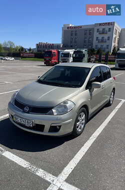 Хэтчбек Nissan TIIDA 2008 в Львове