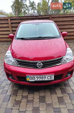 Хэтчбек Nissan TIIDA 2011 в Ирпене