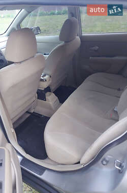 Хетчбек Nissan TIIDA 2007 в 