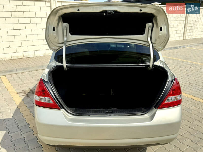 Седан Nissan TIIDA 2007 в Одесі