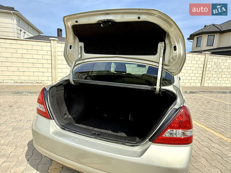 Седан Nissan TIIDA 2007 в Одесі