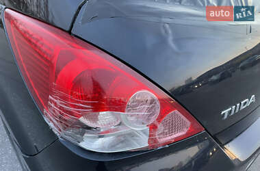 Хэтчбек Nissan TIIDA 2007 в 