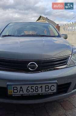 Хэтчбек Nissan TIIDA 2013 в Кропивницком