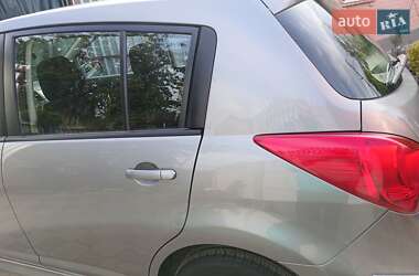 Хетчбек Nissan TIIDA 2013 в 