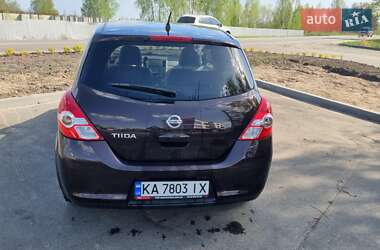 Хетчбек Nissan TIIDA 2010 в 