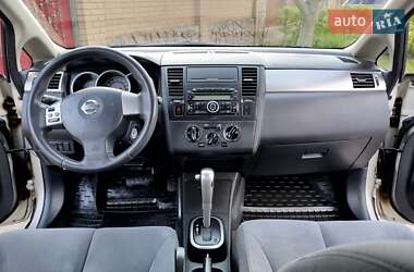 Хетчбек Nissan TIIDA 2008 в 