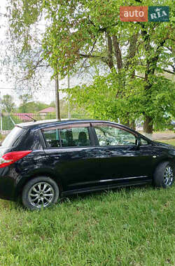 Хетчбек Nissan TIIDA 2010 в 