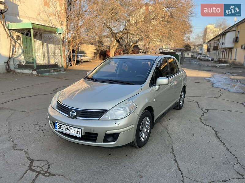 Седан Nissan TIIDA 2008 в 