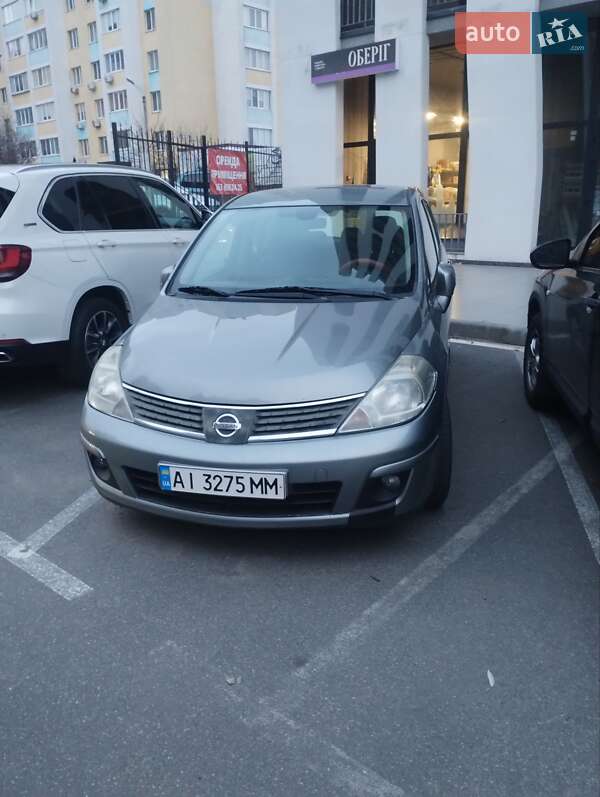 Хетчбек Nissan TIIDA 2008 в Вишневому