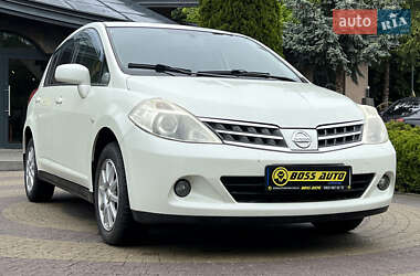 Хетчбек Nissan TIIDA 2010 в 