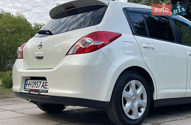Хетчбек Nissan TIIDA 2011 в 