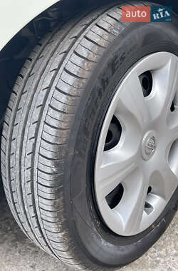 Хетчбек Nissan TIIDA 2011 в 