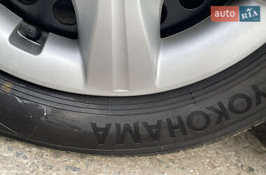 Хетчбек Nissan TIIDA 2011 в 