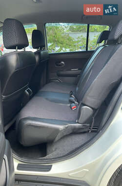 Хетчбек Nissan TIIDA 2011 в 