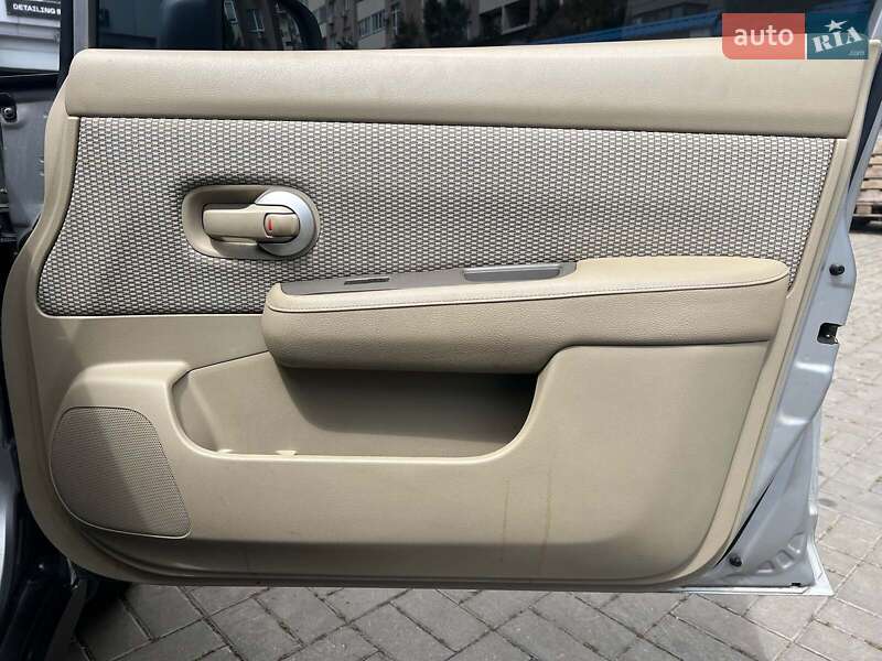 Седан Nissan TIIDA 2006 в Одессе