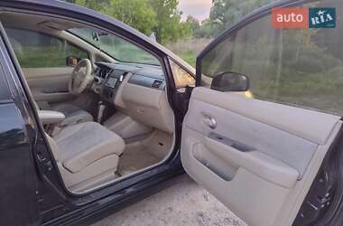 Хэтчбек Nissan TIIDA 2007 в 